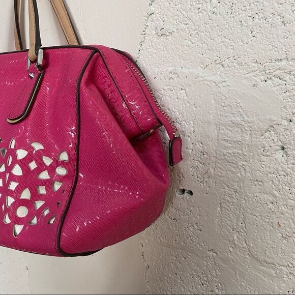 GUESS bright  Fuchia pink satchel bag with white cutout flower design - Picture 5 of 16
